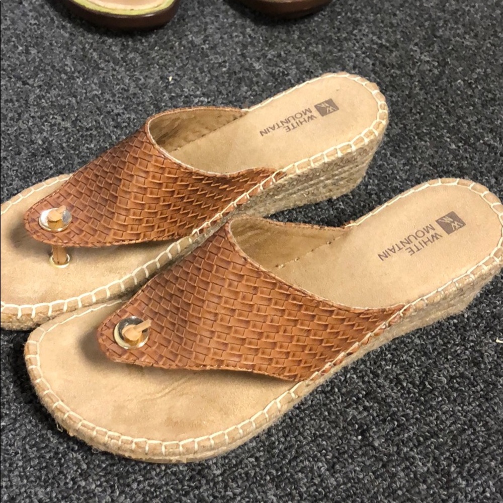 White mountain leather basket weave wedges
